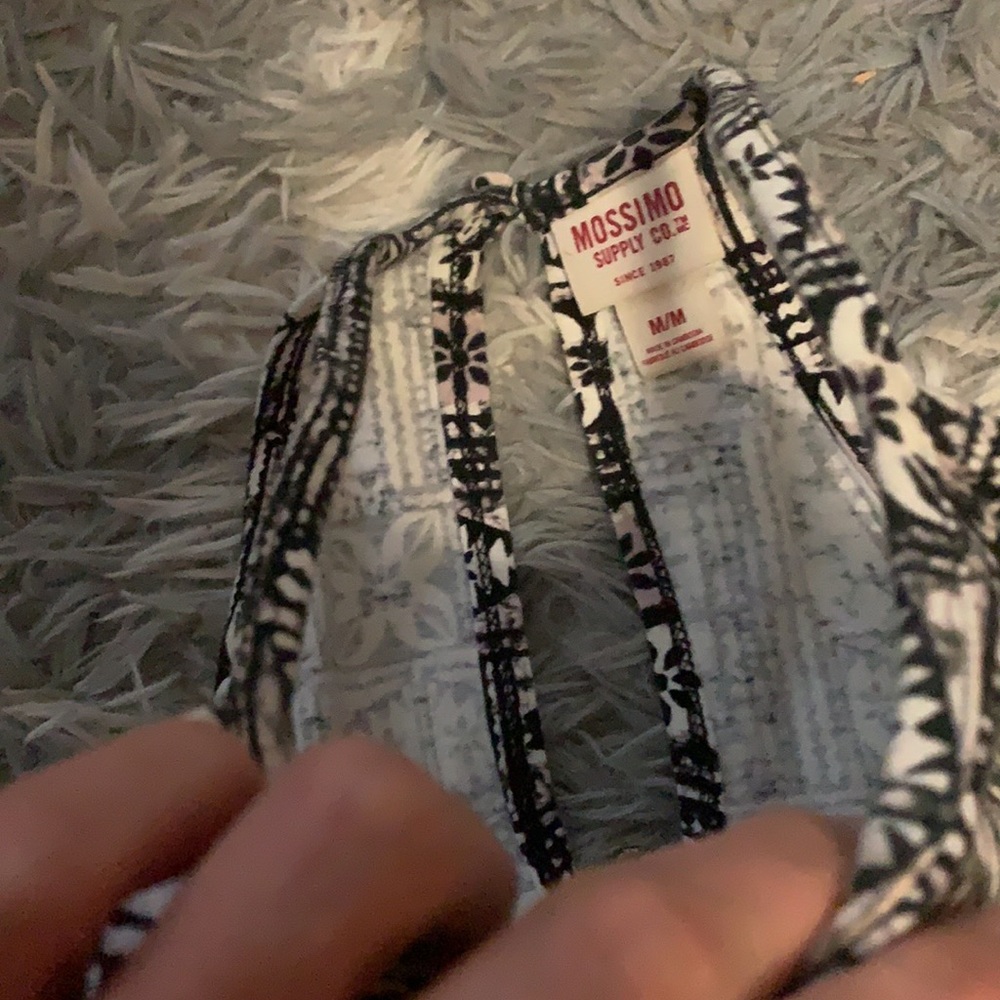 Size medium dress - Picture 2 of 3